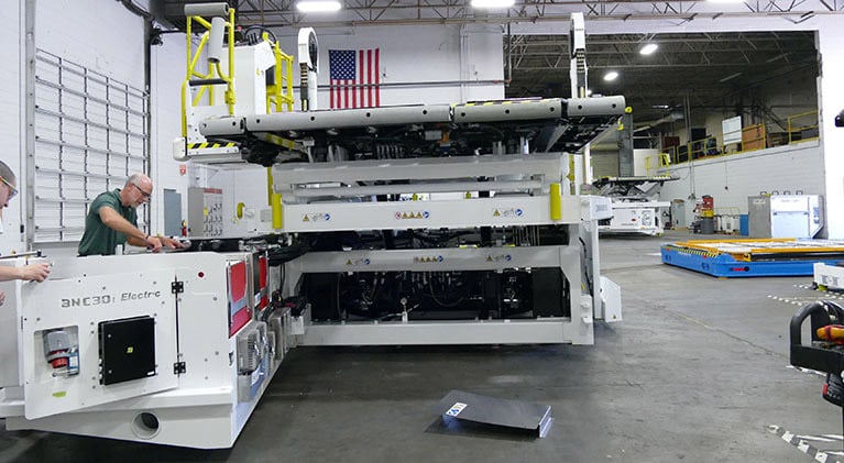 Oshkosh AeroTech Commander 30i-E Electric Cargo Loader view 2
